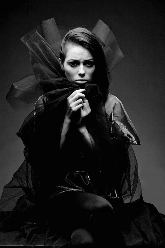 seksowna modelka, zmysłowa sesja, senualna sesja zdjęciowa, piękny portret, zdjęcia w studio